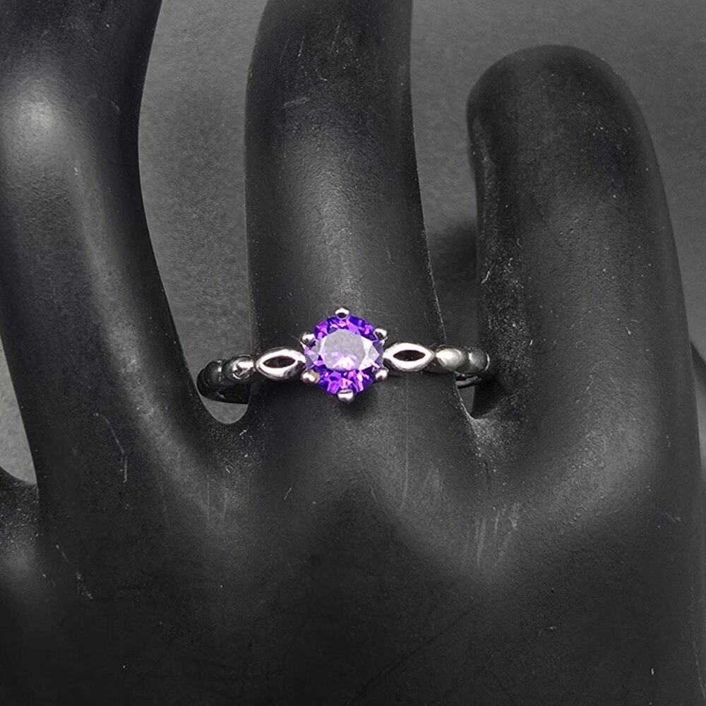 Dark Purple Glass Stone Ring Size 8.75 Silver Tone Band